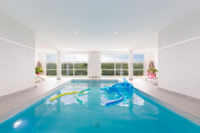Villa Yana Bretagne Piscine Intérieure partagée et Spa Privatif 100m de la Plage